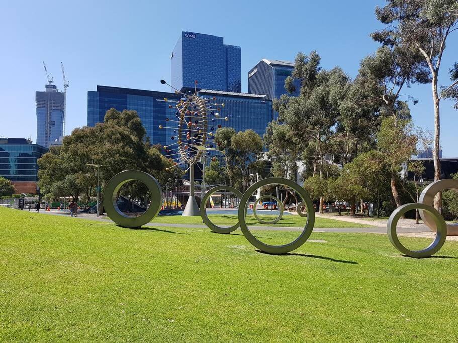 Melbourne Docklands Riverside Views Exterior photo